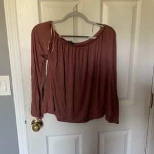 OFF THE SHOULDER LONG SLEEVE SHIRT